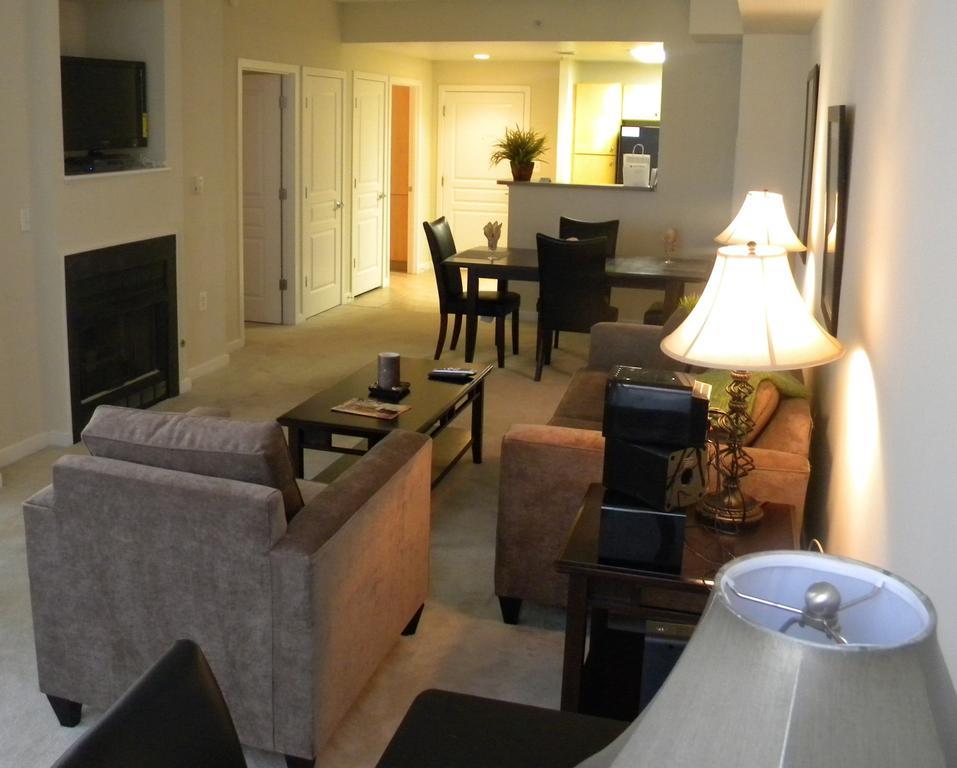 Madison Hospitality At 1401 Joyce Street Arlington Room photo